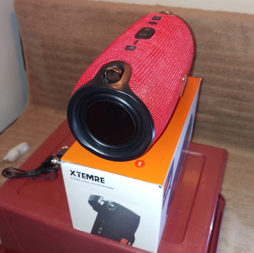 Bluetooth Speaker Portable - Red - Picture 10 of 12